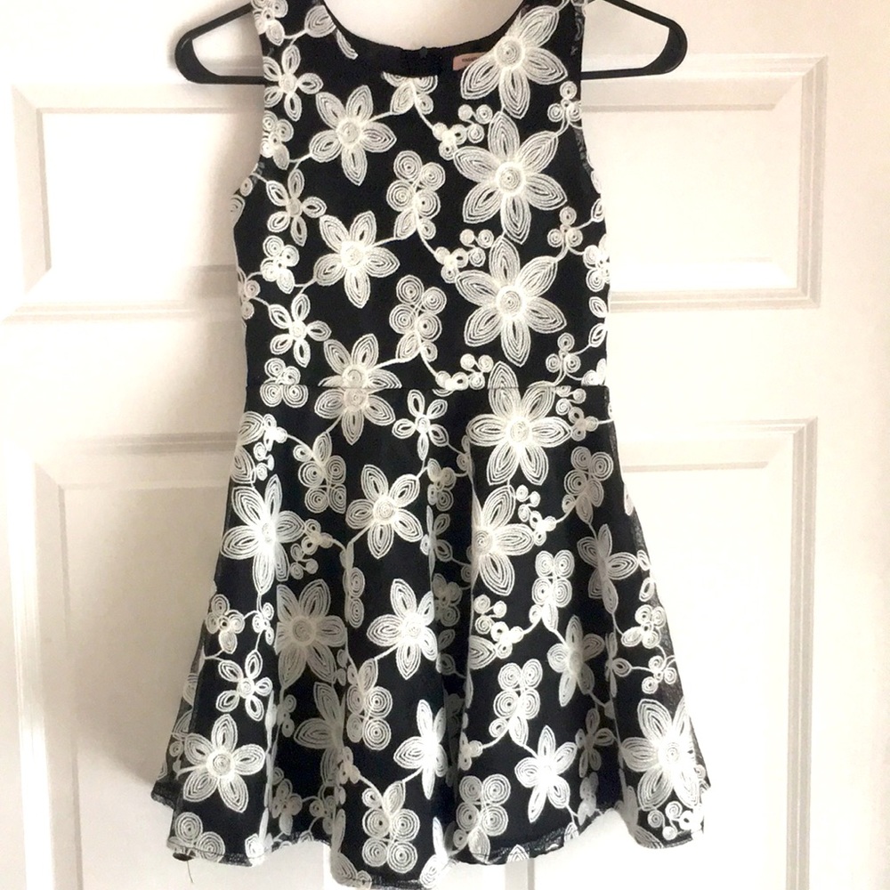 Beautiful girls size 10-12 dress